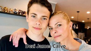 Actress Jaime Pressly taking a selfie with her teenage son Dezi James Calvo