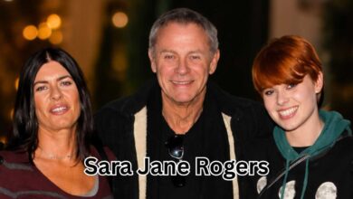 General Hospital actor Tristan Rogers with his wife Teresa Parkerson and daughter Sara Jane Rogers on the red carpet.
