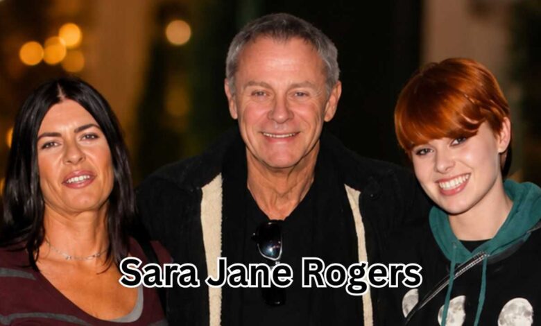 General Hospital actor Tristan Rogers with his wife Teresa Parkerson and daughter Sara Jane Rogers on the red carpet.